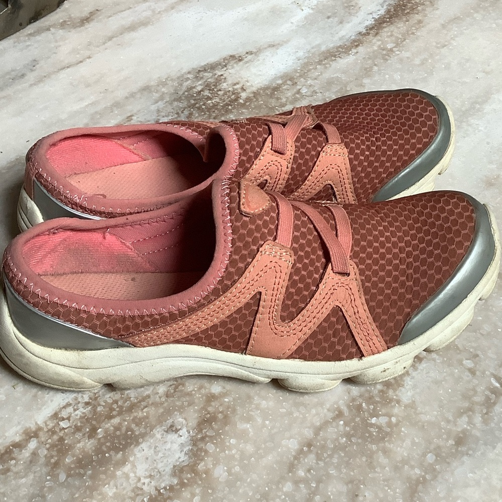 😍Easy Spirit Pink/Peach Sneakers😍